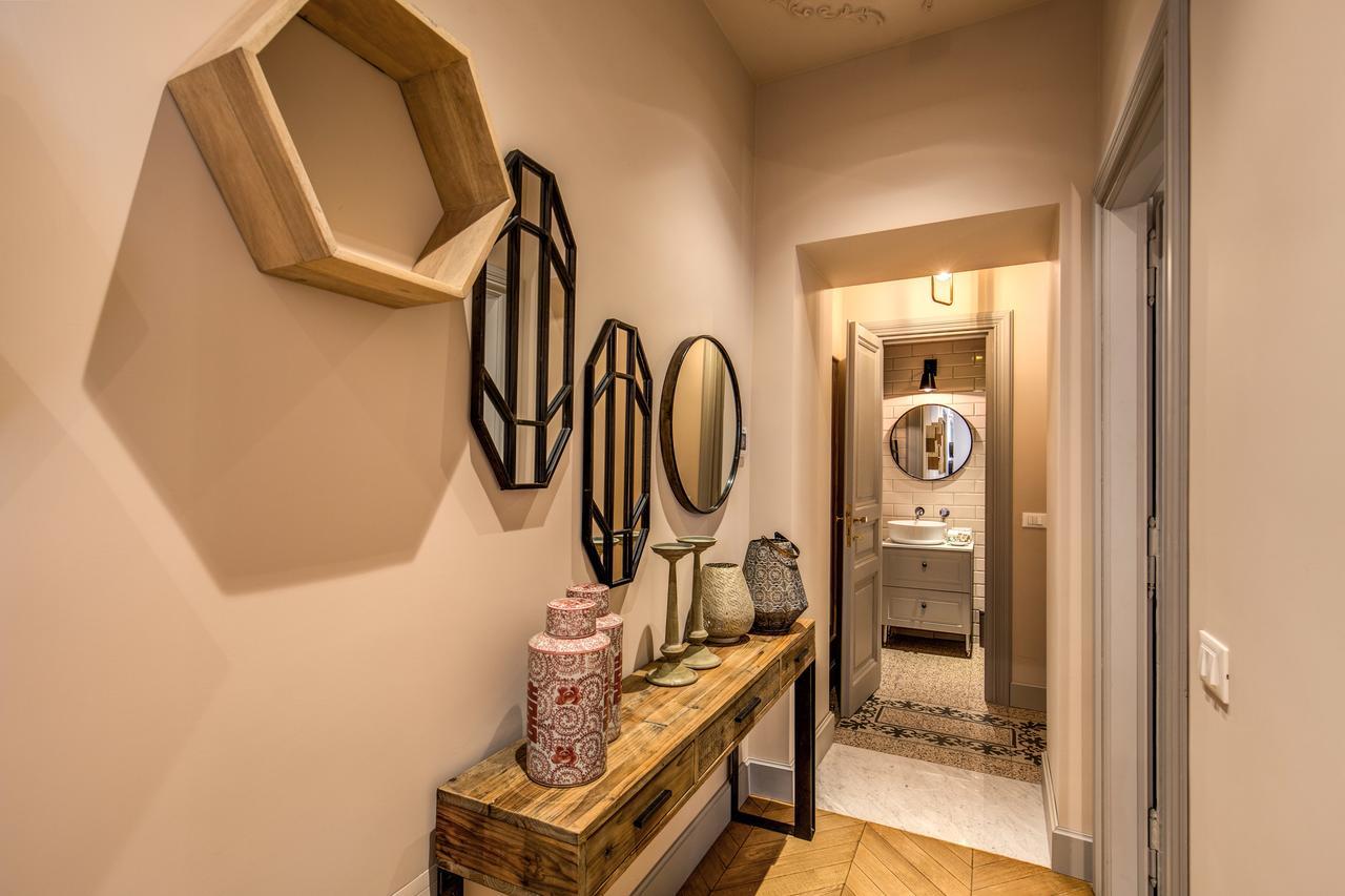 Decharme Apartment With Terrace In Monti Rom Exteriör bild