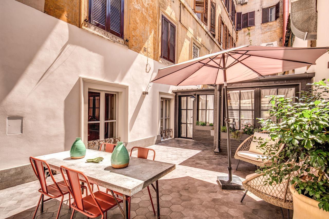 Decharme Apartment With Terrace In Monti Rom Exteriör bild