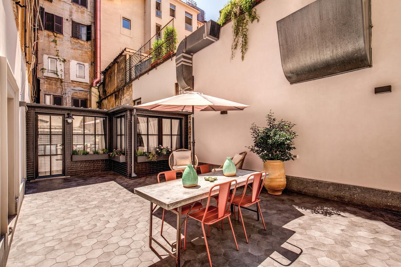 Decharme Apartment With Terrace In Monti Rom Exteriör bild