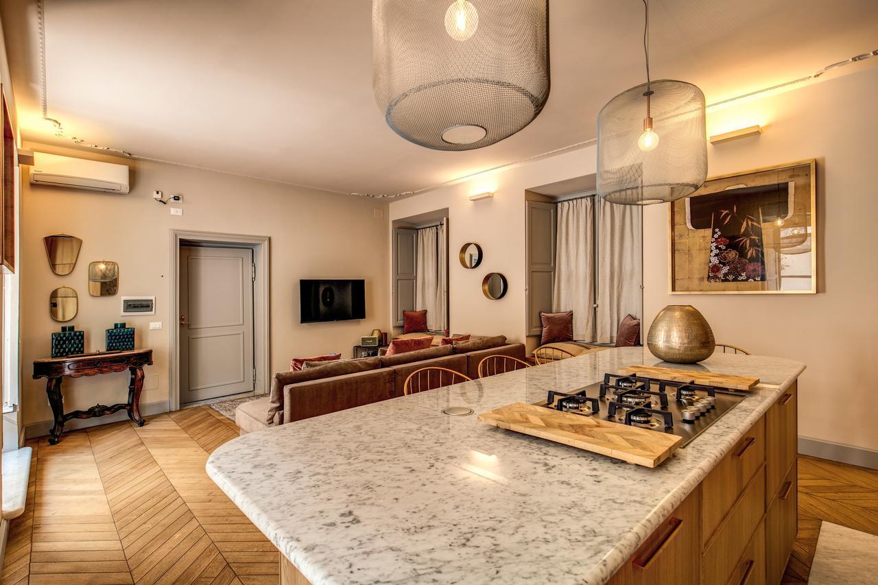 Decharme Apartment With Terrace In Monti Rom Exteriör bild